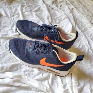 Size 7 Nike Air